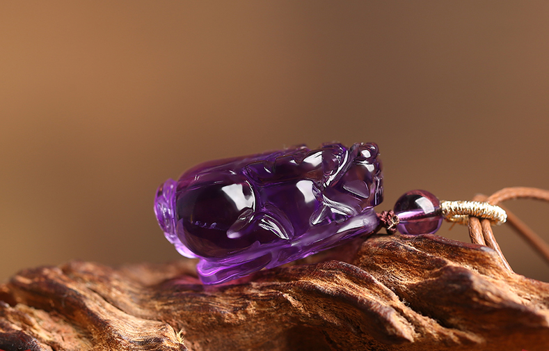 女人带紫水晶的好处？几十元的紫水晶是真的吗