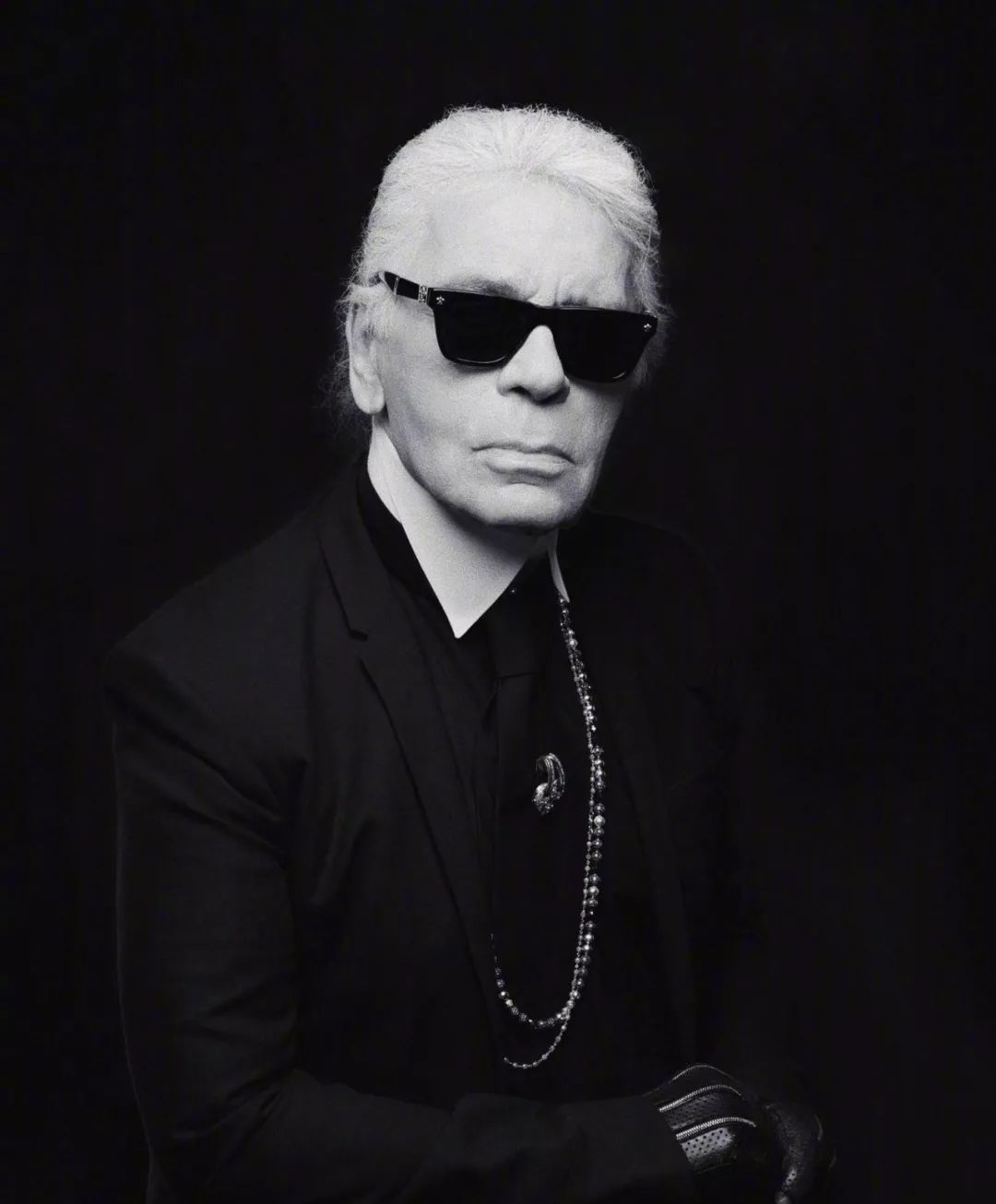 全景回顾老佛爷karl lagerfeld的传奇人生_chanel