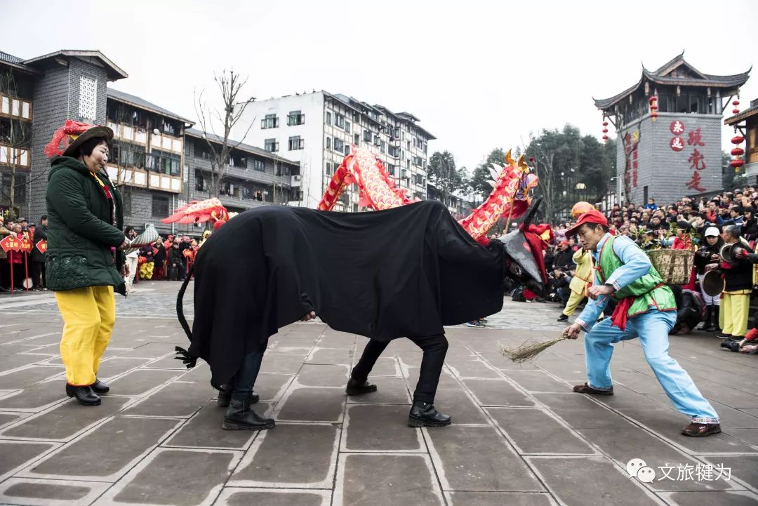 元宵节切克闹!罗城民俗灯舞来一套