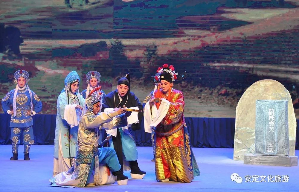 宁夏秦腔剧院院长,中国戏剧梅花奖得主,国家一级演员李小雄,国家二级