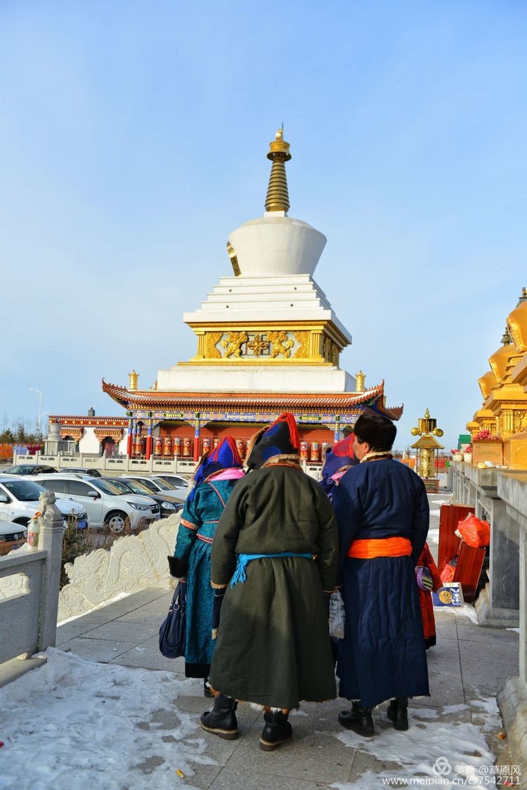 元宵节大家都观花灯喇嘛寺里的喇嘛们是怎么过元宵节的