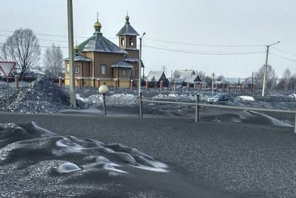 西伯利亞小鎮天降黑雪 居民稱仿佛生活在地獄 國際 第1張