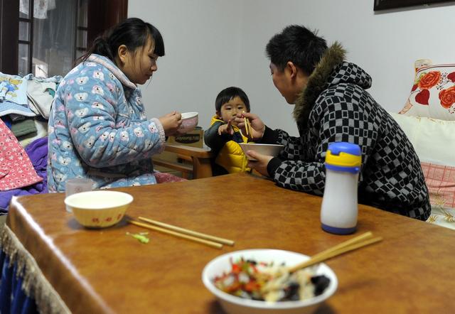                     雨水过后，这3样东西要“戒掉”，很容易让孩子积食生病！