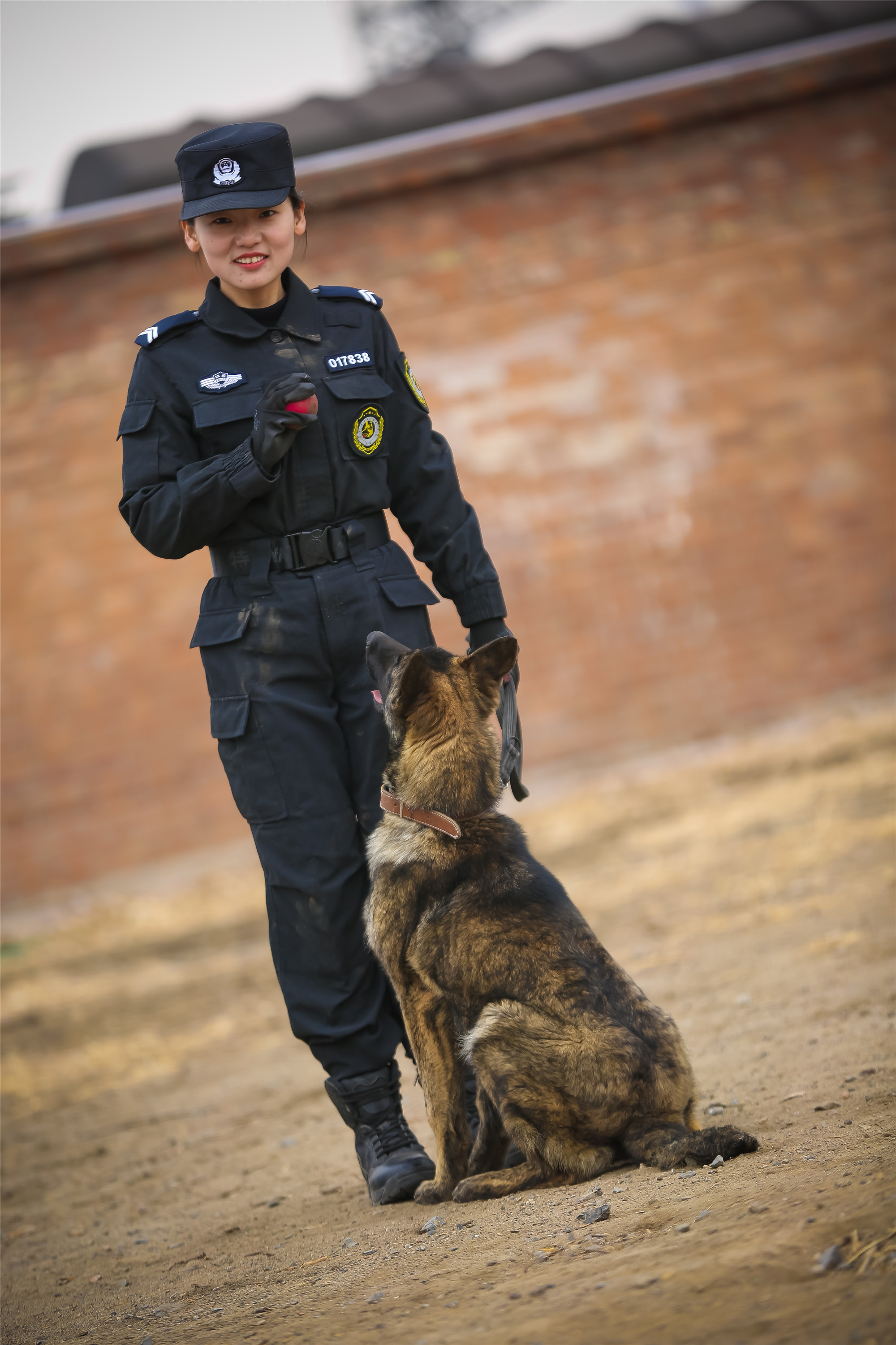 天津铁路警犬工作队的巾帼英雄