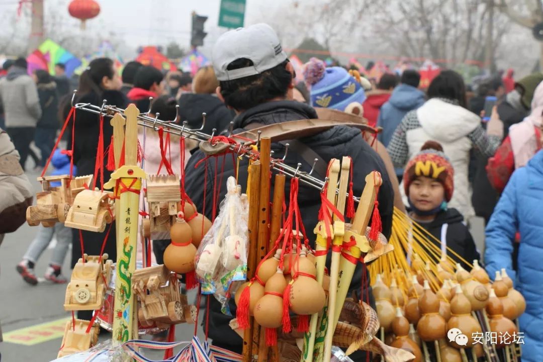 多图:正月十六,安阳桥上"溜百病"_庙会