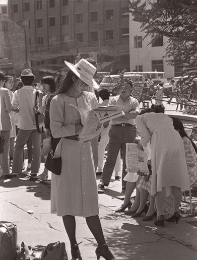 历史图片:80年代,街头的摩登女郎.