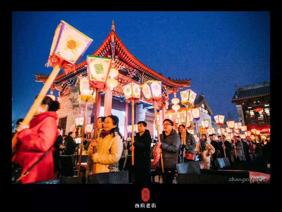 西府老街昨夜上演排灯盛宴!错过别慌,7天后宝鸡最大规模排灯节等着你!