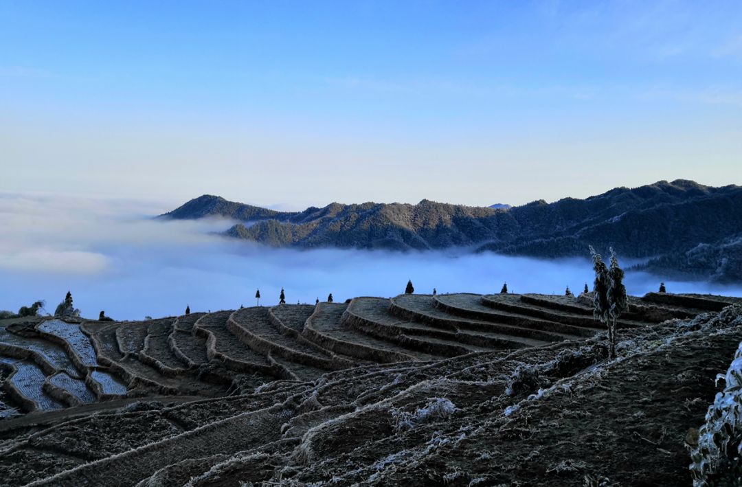 云涌梯田,冰塑山背 约一场春雪到花瑶