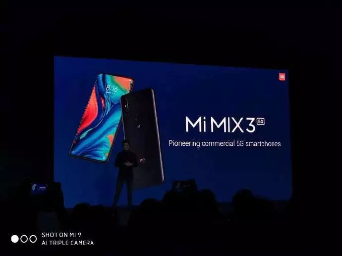 小米9及小米MIX 3 5G版巴塞罗那发布