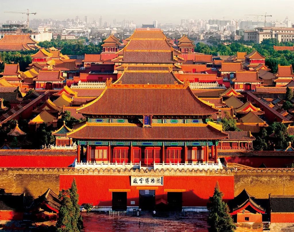 北京 故宫  北京故宫是中国明清两代的皇家宫殿,旧称为紫禁城.