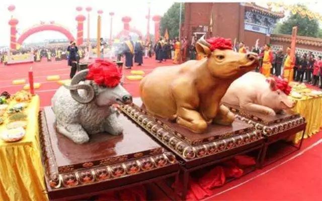 天子祭祀社稷用太牢,诸侯祭祀用少牢.