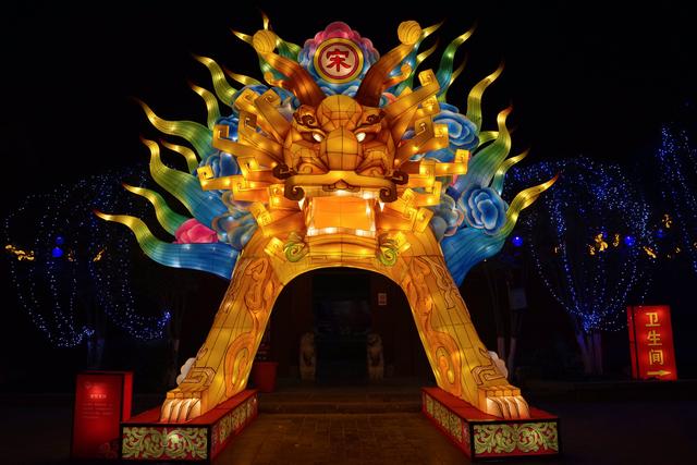 原創
            一湖煙雨江南色，滿庭錦瑟華彩光 旅遊 第26張