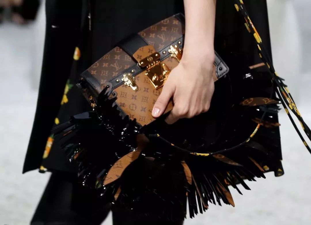 沖鴨！Chanel、LV、Gucci…2019最值得買的大牌包是這16個！ 時尚 第43張