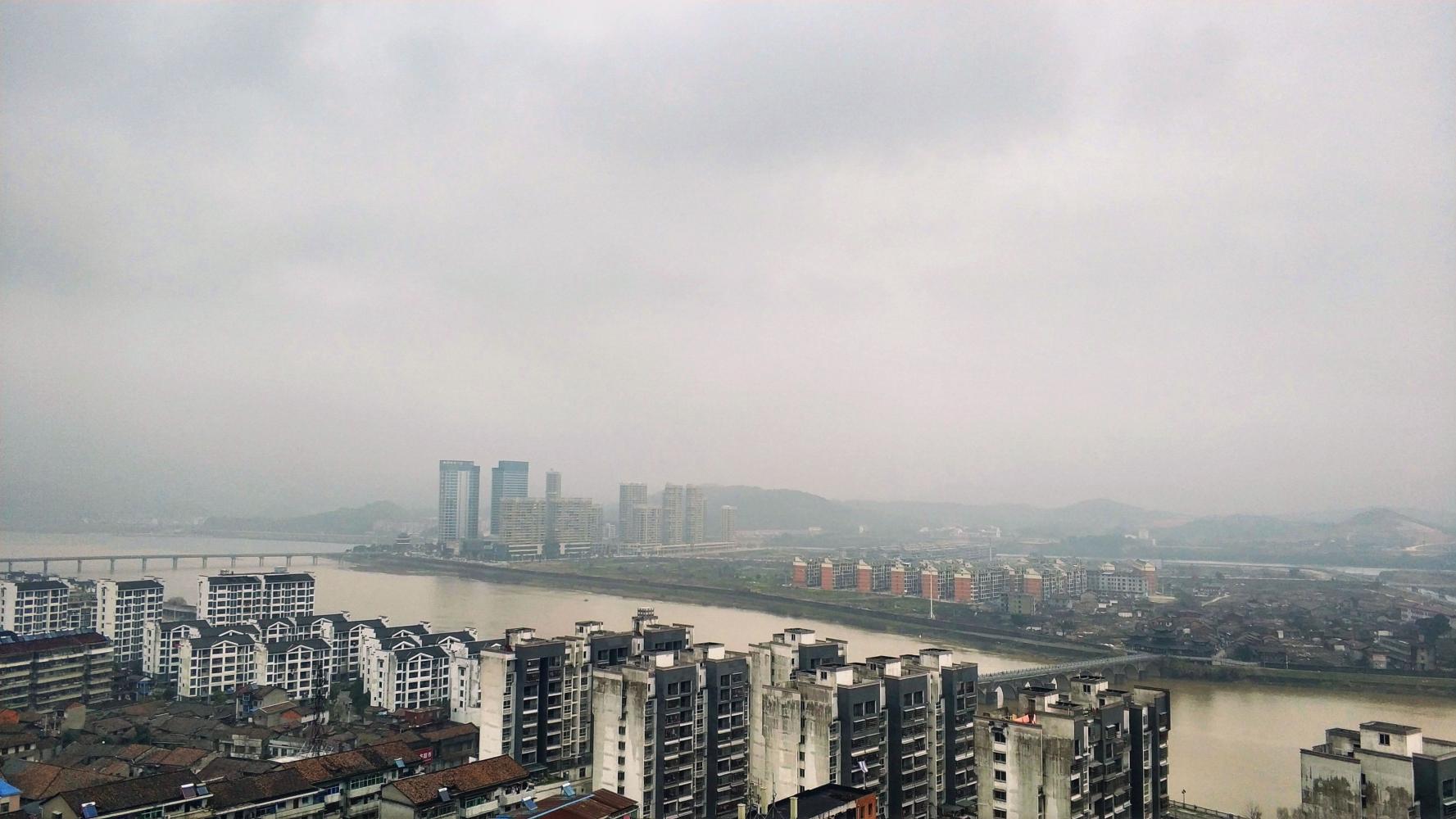 江西省抚州市南城县连续阴雨天空下令人牵肠挂肚的美