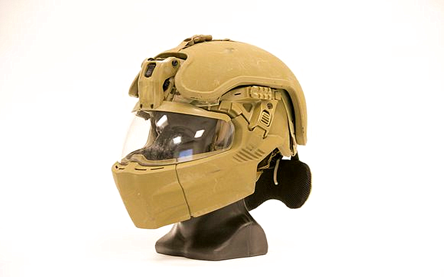 1 12 美国陆军新一代ihps标准头盔:近日,美军新型的单兵防弹头盔亮相