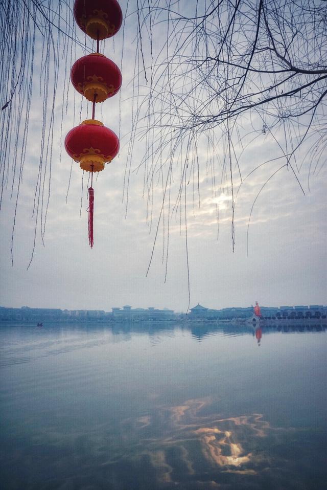 原創
            一湖煙雨江南色，滿庭錦瑟華彩光 旅遊 第24張