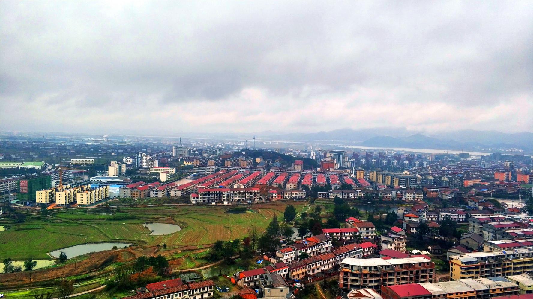 江西省抚州市南城县连续阴雨天空下令人牵肠挂肚的美