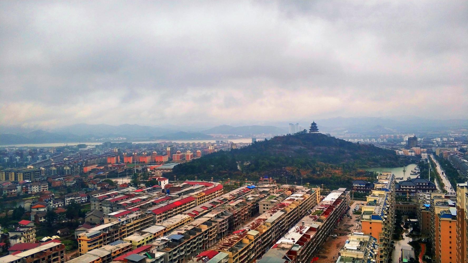 江西省抚州市南城县连续阴雨天空下令人牵肠挂肚的美