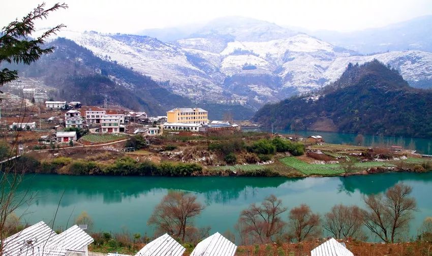 湖北十堰竹溪县雪村景观