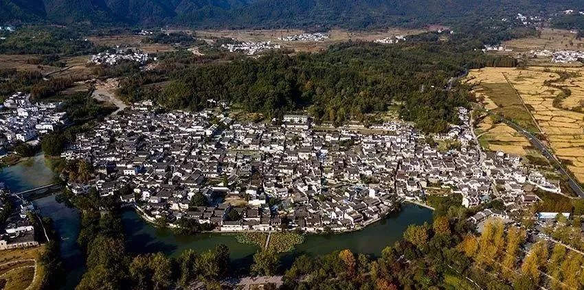 这个小村必定是你的旅游目的地之一