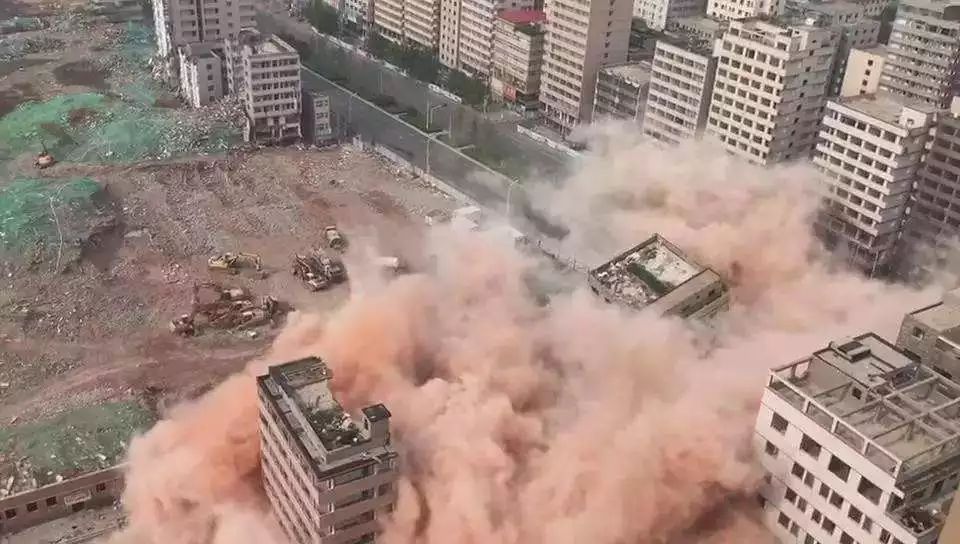 2,诱发地震 3,人工地震 地下核爆炸,炸药爆破等人为引起的地面振动称