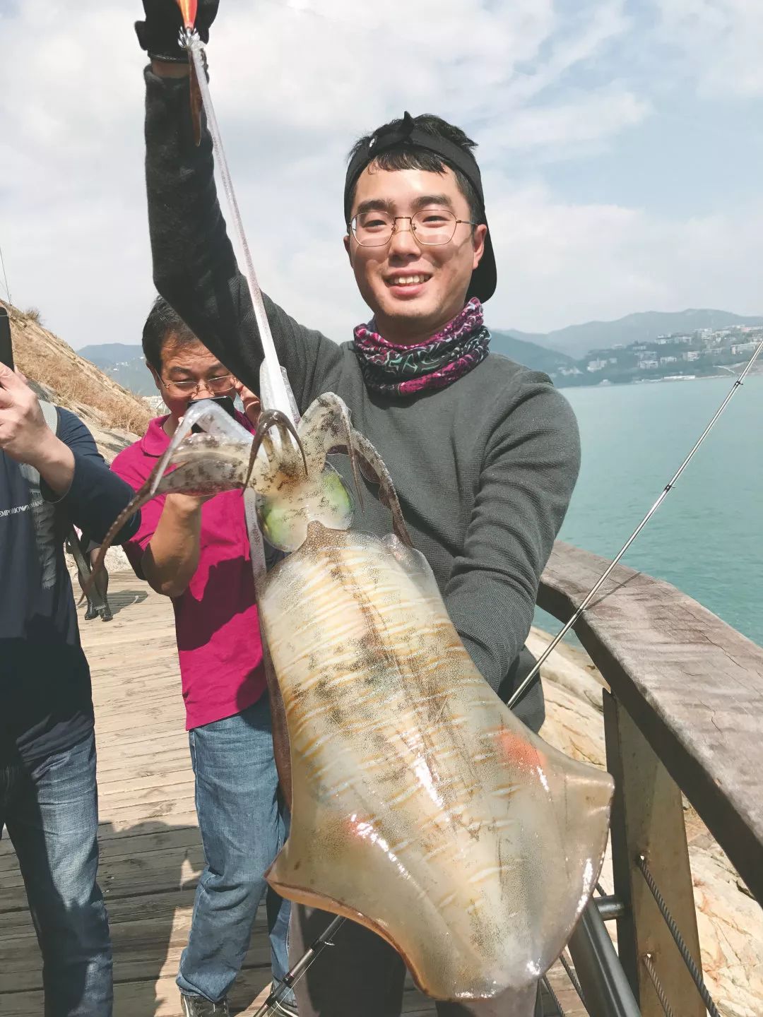 还是春季的大尾鱿个头大,想钓的来看看老钓鱼人的钓法