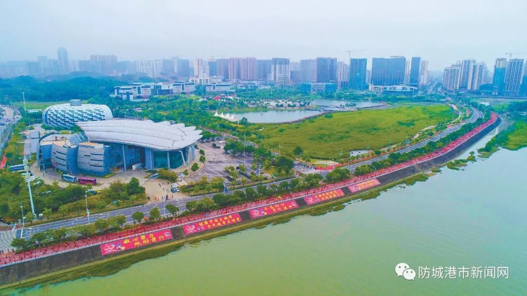 防城港市2018年经济总量多少_经济发展图片