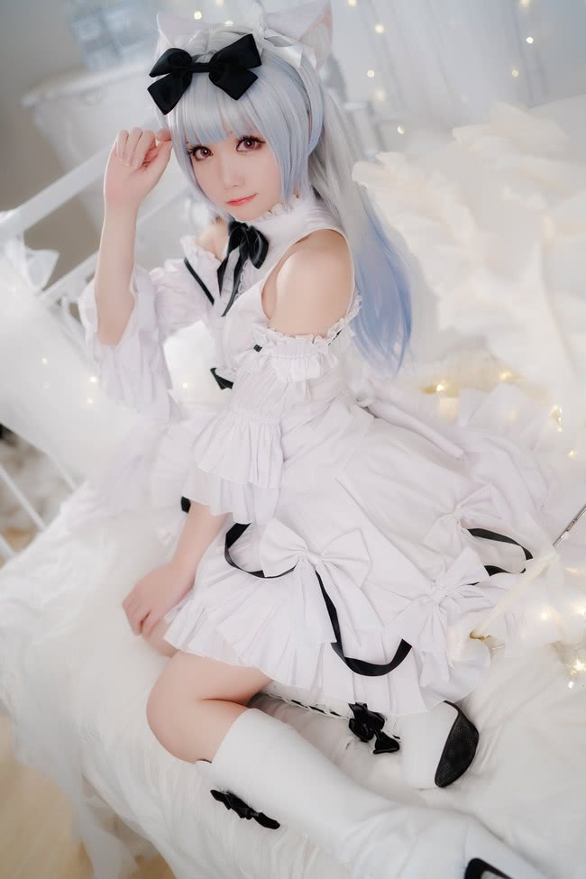 cos:碧蓝航线中的兽耳莲大人.