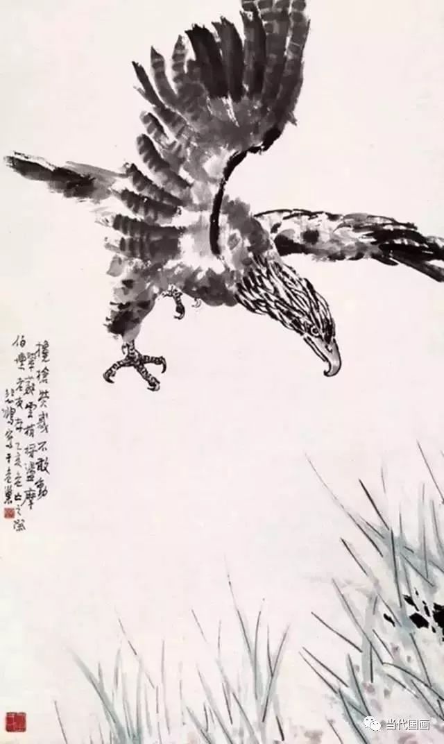 徐悲鸿画鹰,以没骨与勾勒相结合.