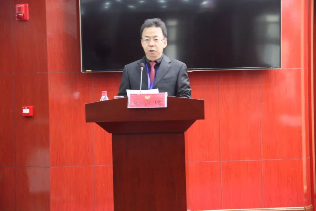 武希安,张吉青2名委员作大会交流发言.