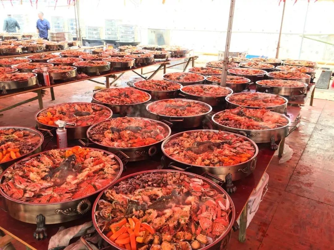 实拍化州合江年例，500文10道菜，一起看看化州独特的百家宴吧！ - 哔哩哔哩