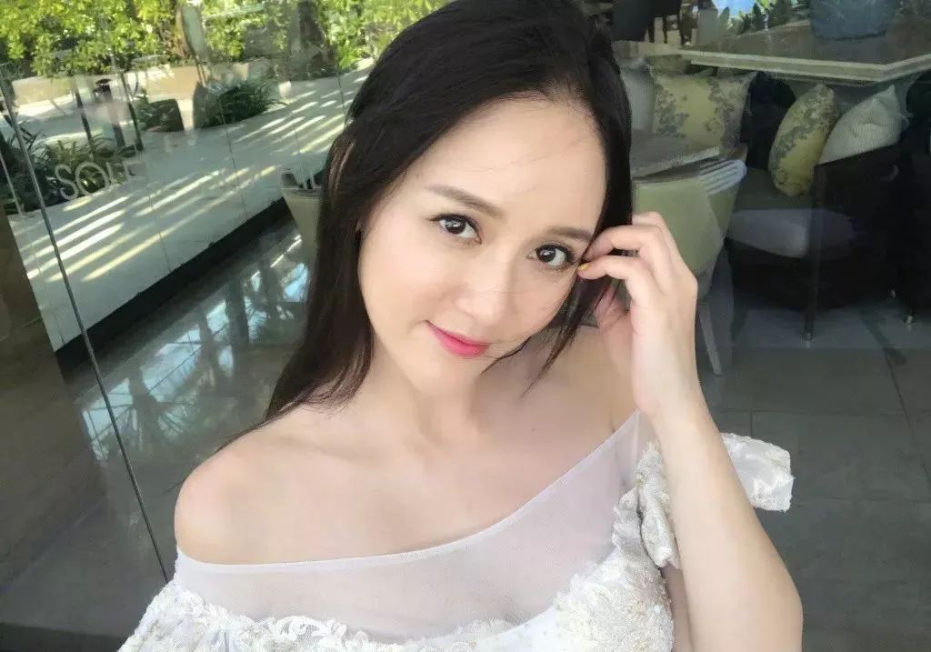 厉薇薇改婚纱_动漫婚纱情侣头像(2)