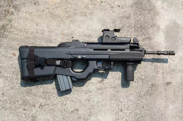 fn f2000突击步枪