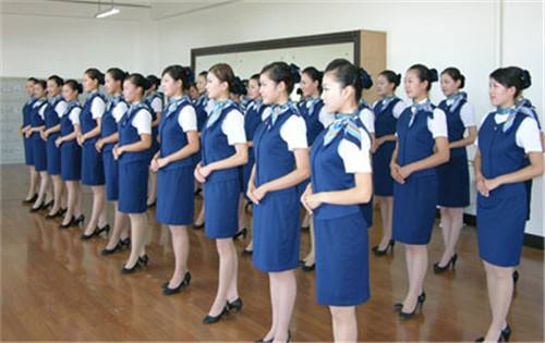 空姐招聘要求_普通舱的空姐和头等舱的空姐的区别是什么