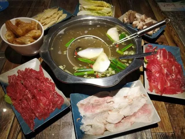 3人牛肉火锅套餐内含