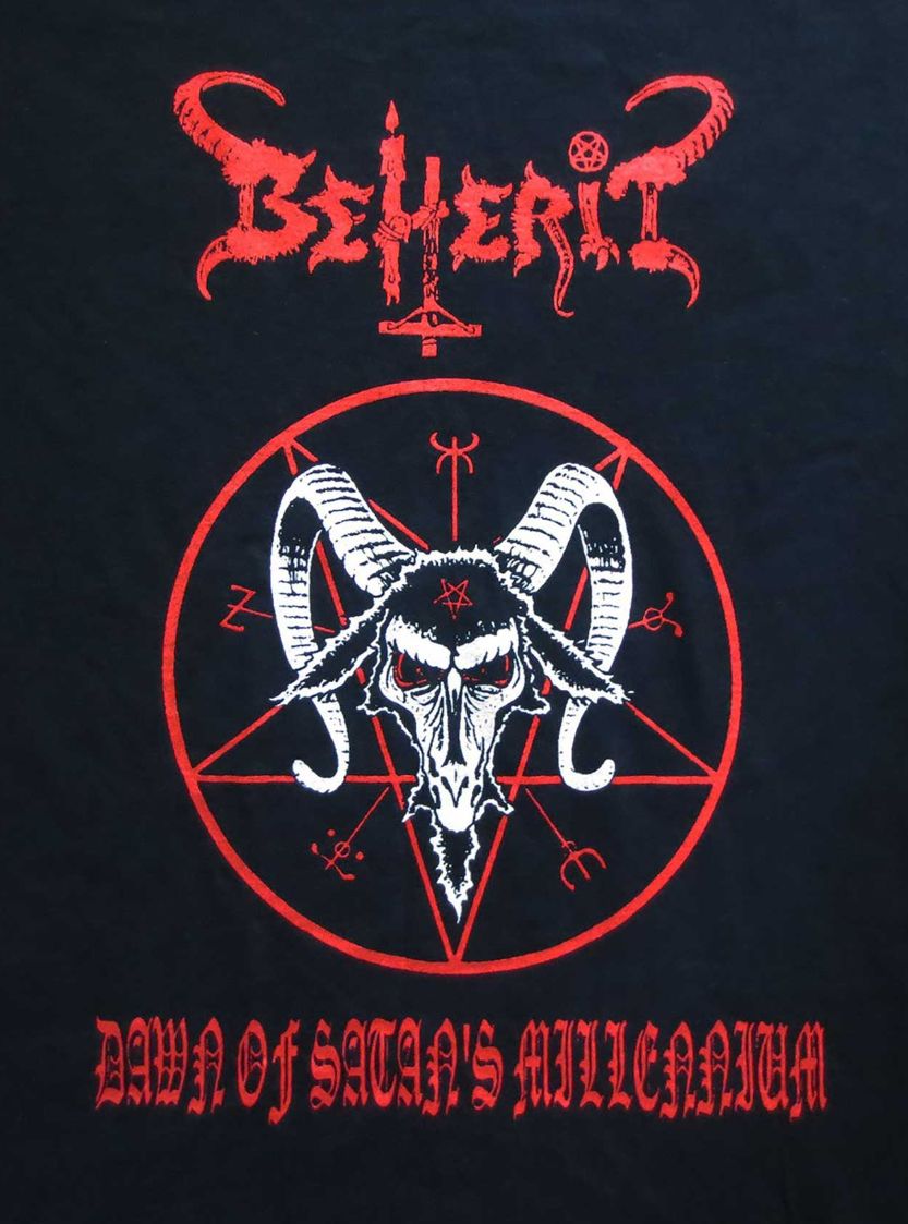 beherit拿出了最好的羊头连五芒星的设计,用在了ep dawn of satan"s