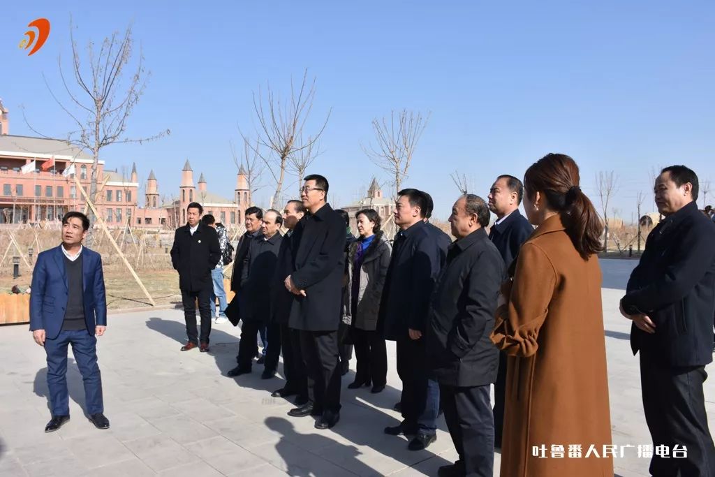 副主任索跃带领自治区人大常委会调研组一行来到吐鲁番市,就旅游工作