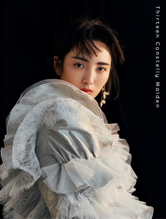 她是秦俊傑同學，陳坤簽的第一位藝人，搭檔張藝興主演《黃金瞳》 娛樂 第29張