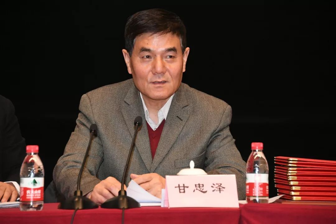 上海市绿色建筑协会会长甘忠泽,中国工程院院士,同济大学副校长,协会