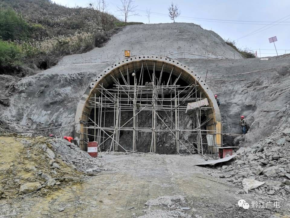 2月28日,记者从黔江区交通局获悉,坳田隧道作为青杠至太极段公路改建