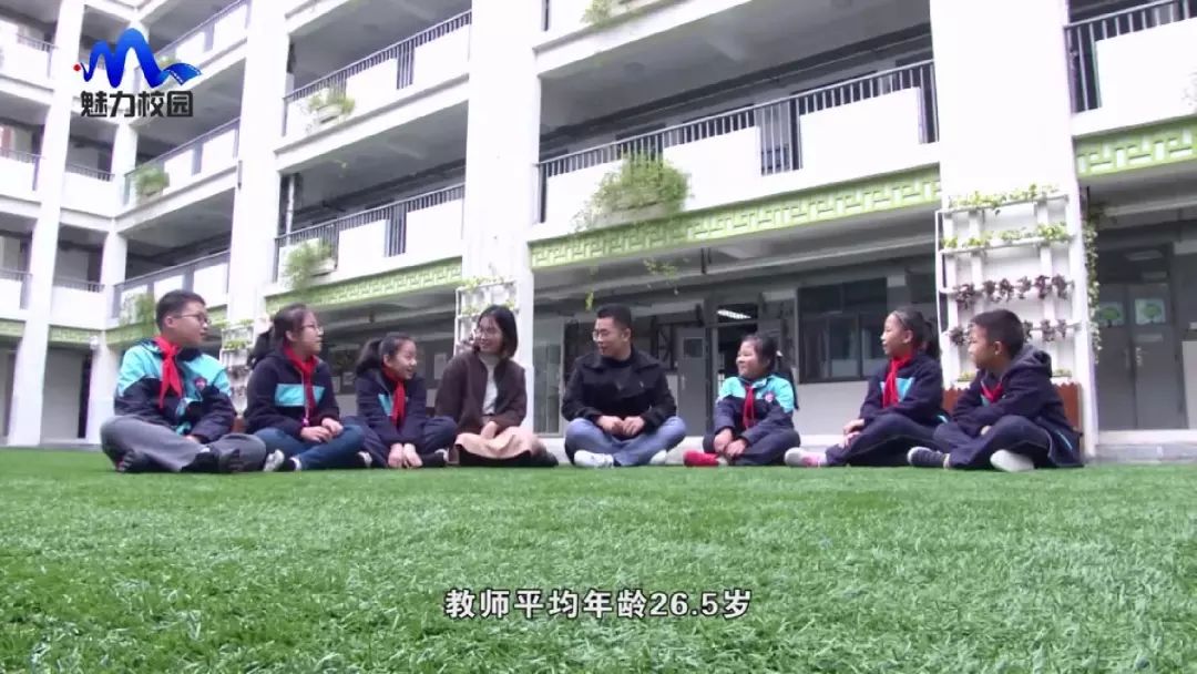 专题片一年风雨探索路共铸辉煌显高度南京市潭桥小学2018年工作