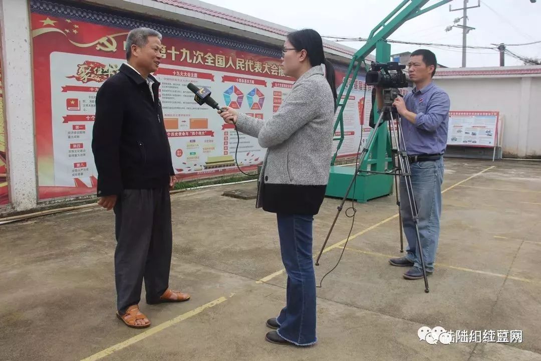 广西电视台记者深入古城镇长径村