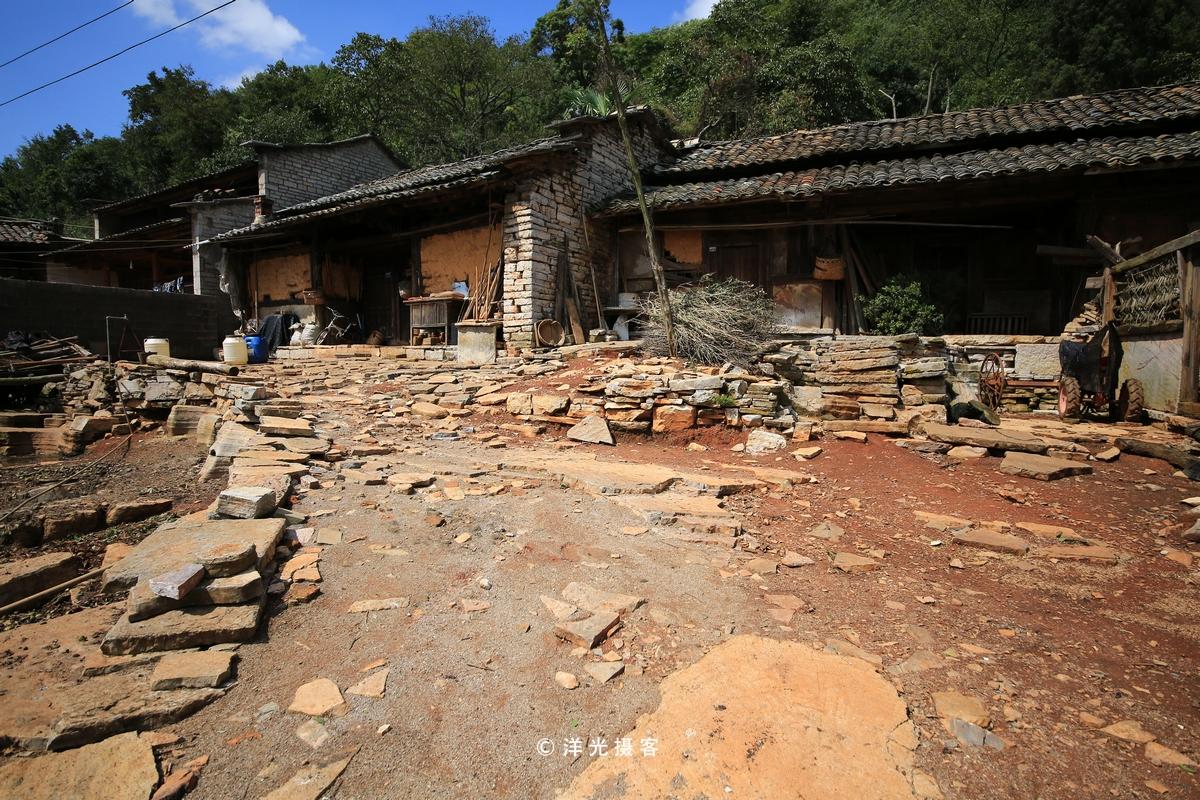 原创云南石林深山糯黑石头寨,恍如时光倒流300年