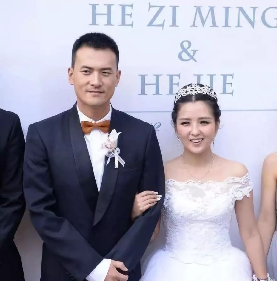 和老总结婚的_结婚请柬老总怎么写(2)