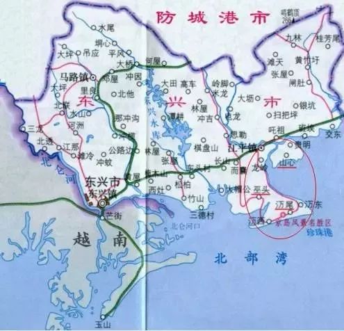 广西防城港东兴市江平镇的 京岛风景名胜区(京族三岛), 与越南隔海