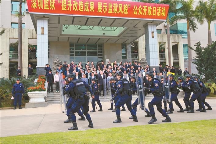 06深圳监狱举办公众开放日活动会上,罗湖区法院刑事审判庭庭长彭峥嵘