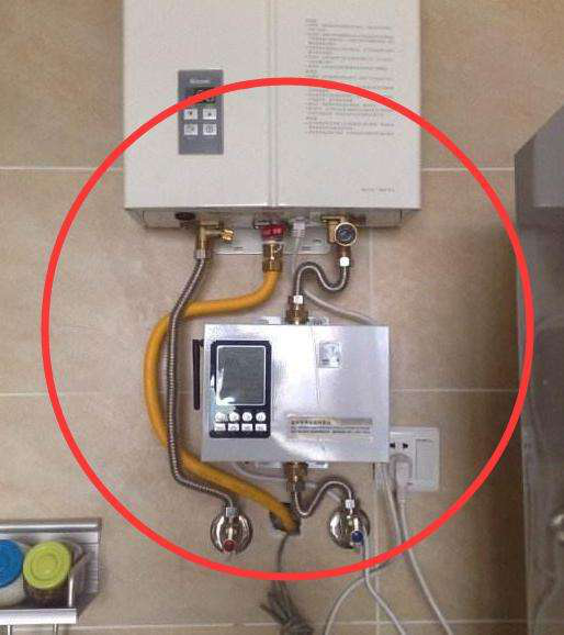 一个叫做热水回路的系统,后来喊师傅过来安装上以后,家里热水器出水慢