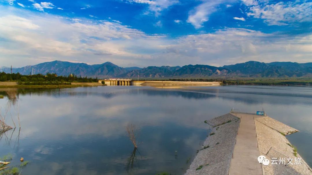 桑干湖生态旅游区以册田水库大坝为脊梁,以水库水面为中心,以二十里