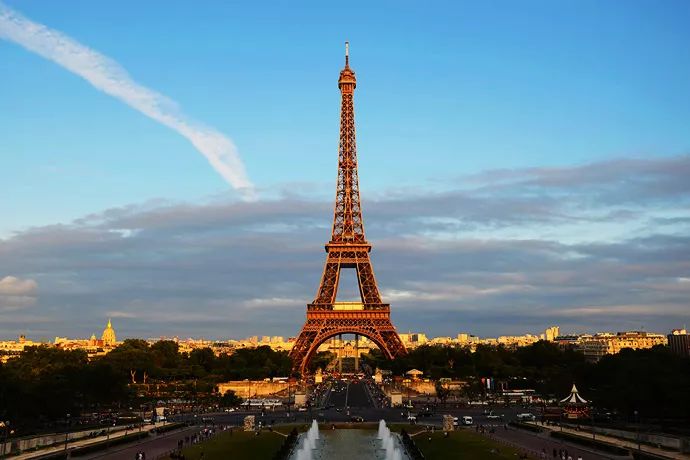 巴黎铁塔正面不好拍照了?别担心巴黎的小巷子