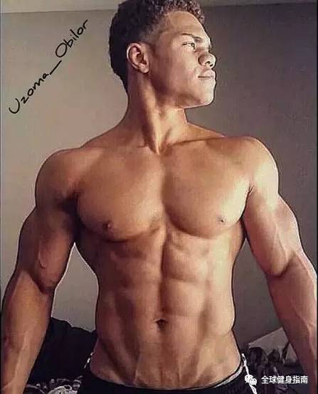 20岁的他,只靠一招"变异"肌肉完爆99%的肌肉男!_uzoma